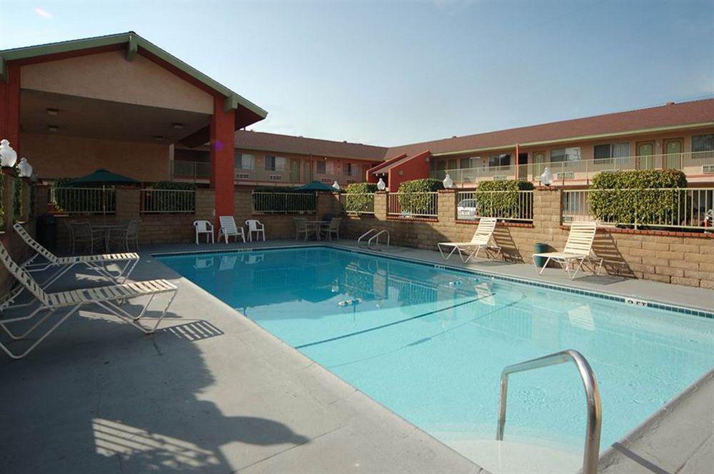 Econo Lodge Anaheim North Buitenkant foto