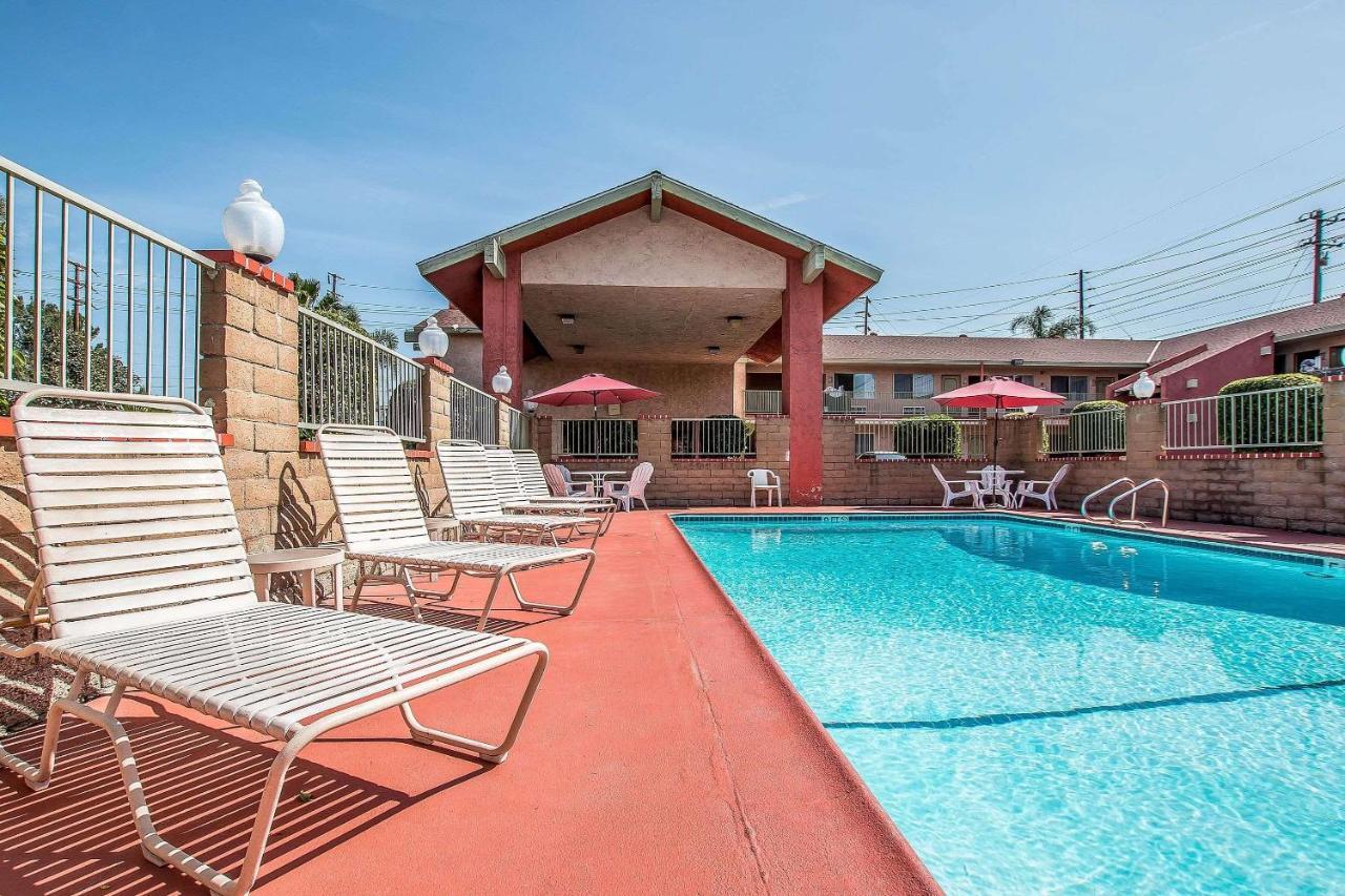 Econo Lodge Anaheim North Buitenkant foto
